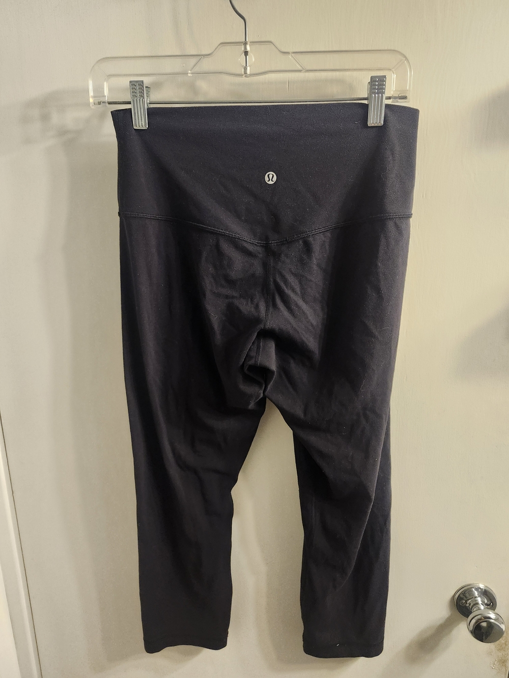 lululemon black workout leggings with size dot